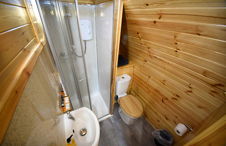 Our self catering pods in Dunvegan contain en suite shower rooms with electric showers