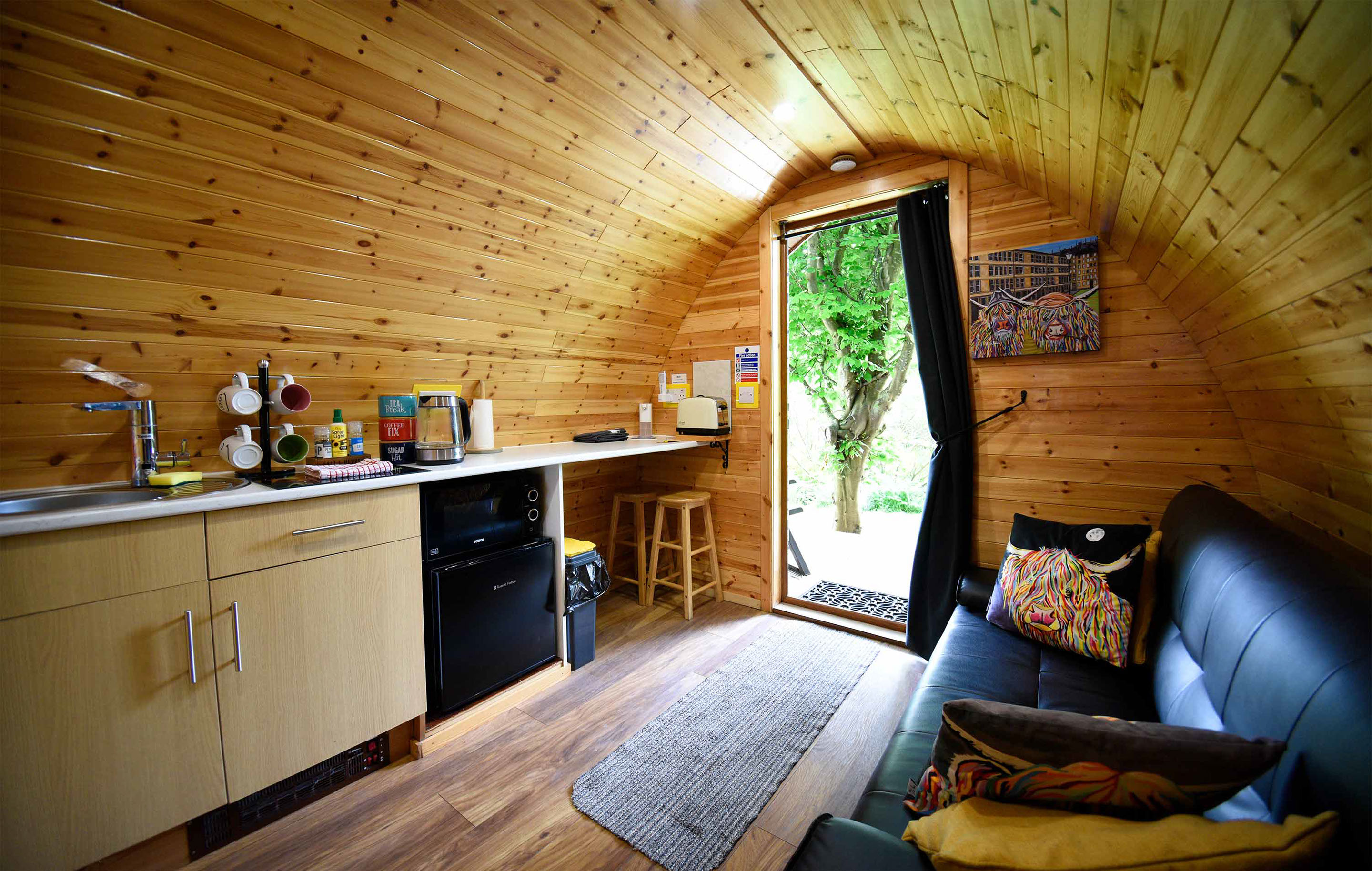 Self catering accommodation in Portree with double bedroom and smart tv with WIFI