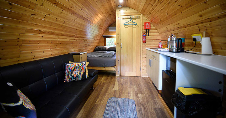 Self catering Pod accommodation in Dunvegan with modern facilities such as fridge and microwave