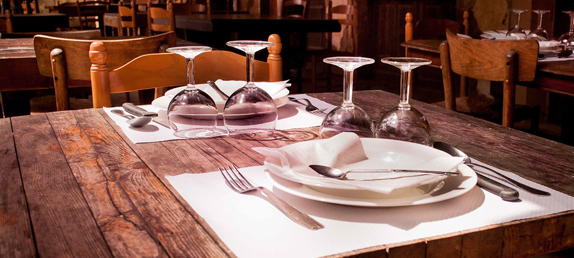 Enjoy many great restaurants located close to Dunvegan Camping Pods