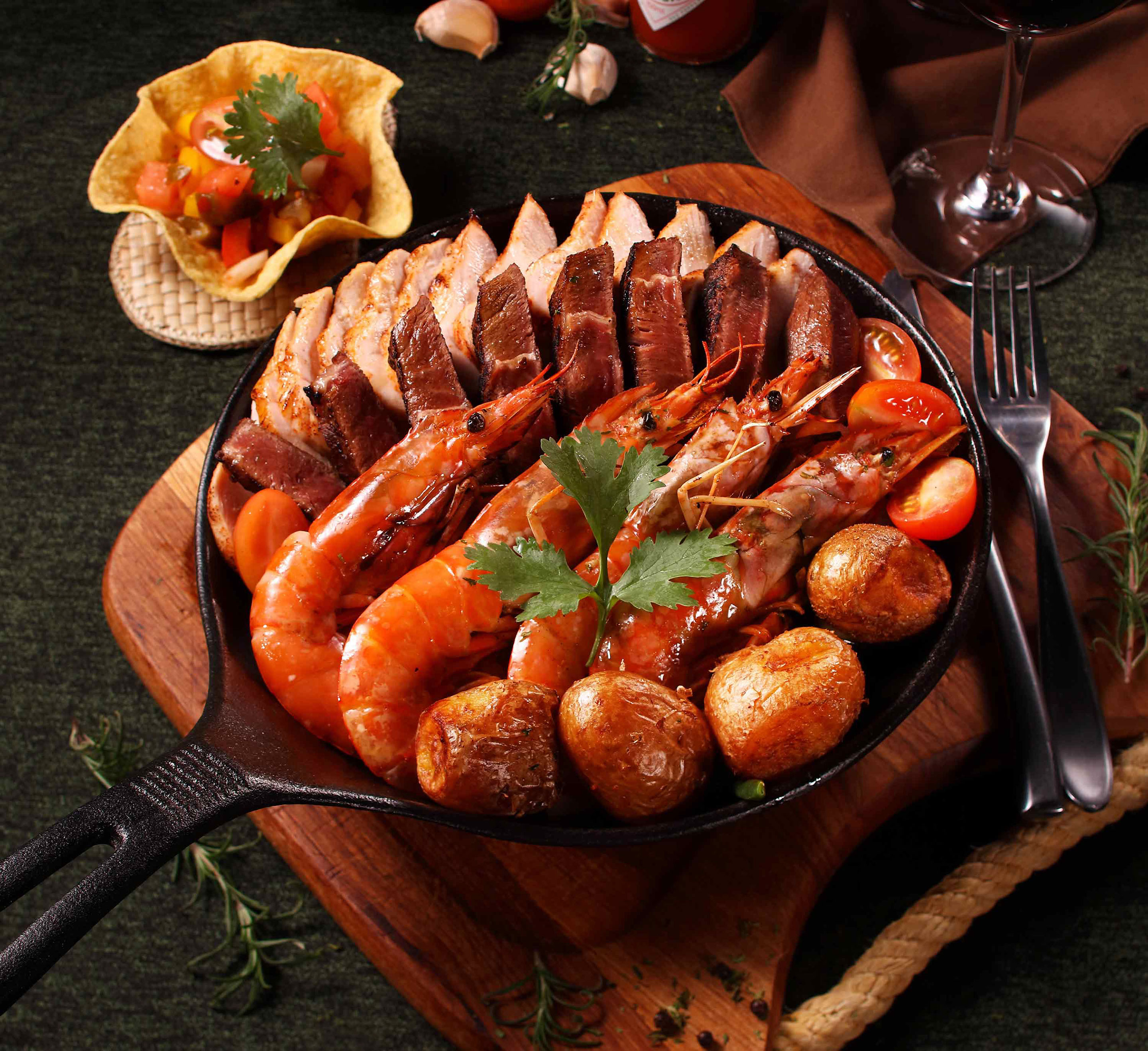 Thistle Dubh Dandy is an open plan self catering accommodation in Portree with modern facilities